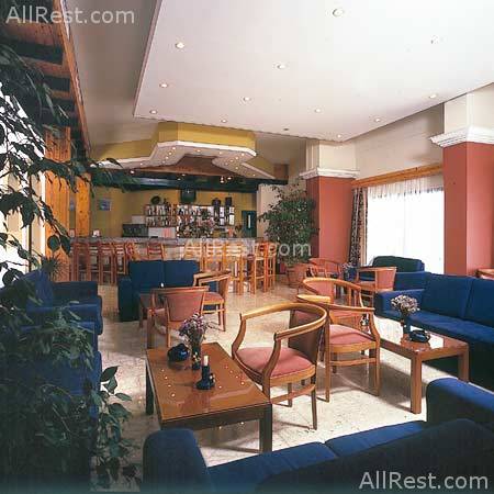 Damon Hotel Apts 10